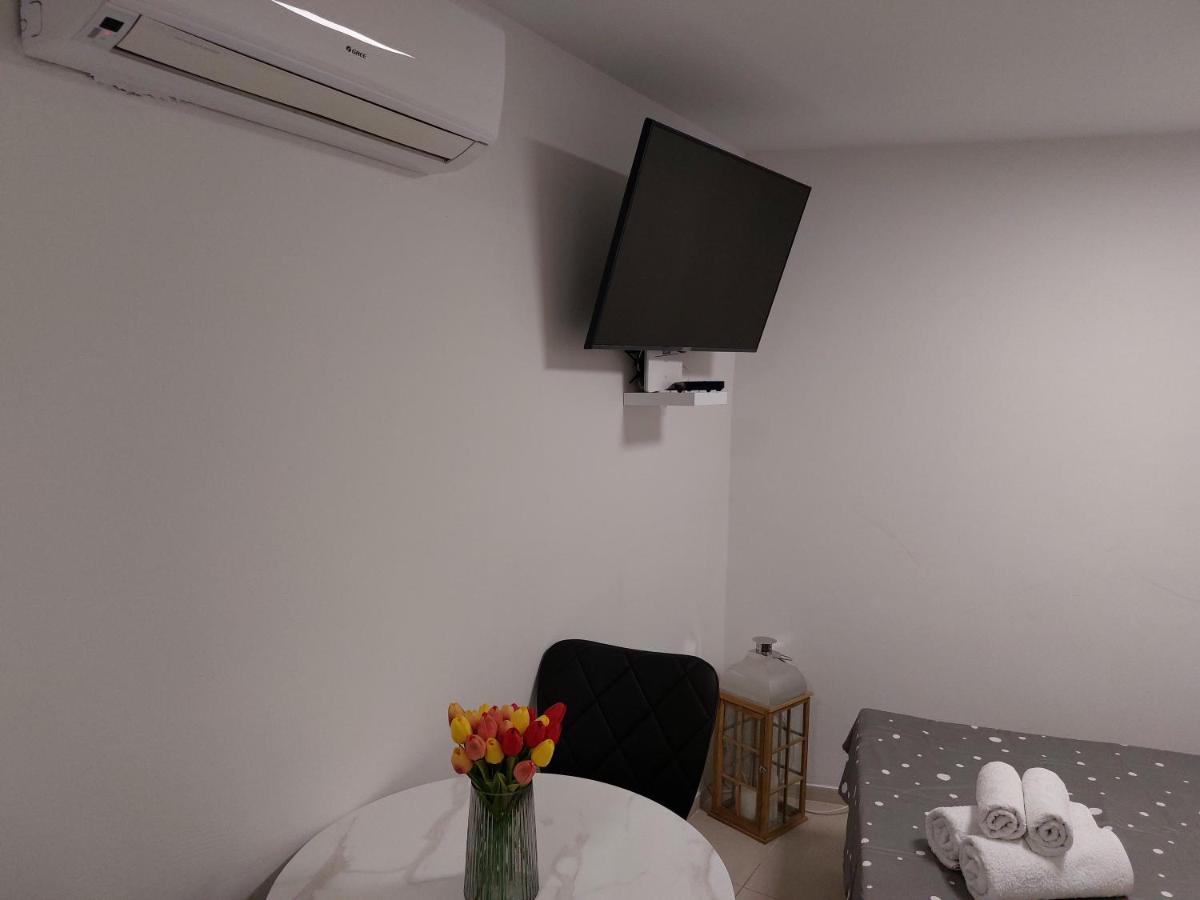 Guest House Vitaro Σπλιτ Εξωτερικό φωτογραφία