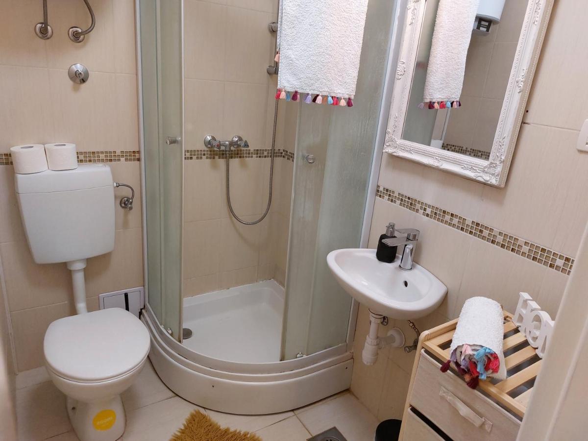 Guest House Vitaro Σπλιτ Εξωτερικό φωτογραφία